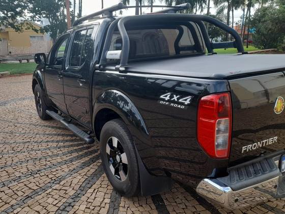 NISSAN FRONTIER 2.5 LE 4X4 CD TURBO ELETRONIC DIESEL 4P AUTOMÁTICO NISSAN FRONTIER 2.5 LE 4X4 CD TURBO ELETRONIC DIESEL 4P AUTOMÁTICO